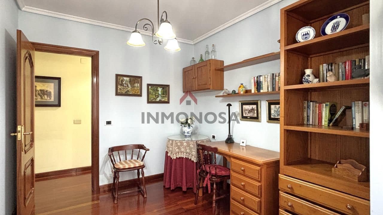 3 Zimmer Wohnung zu vermieten in Ferrol mit Garage - 1.000 € (Ref: 9591999)