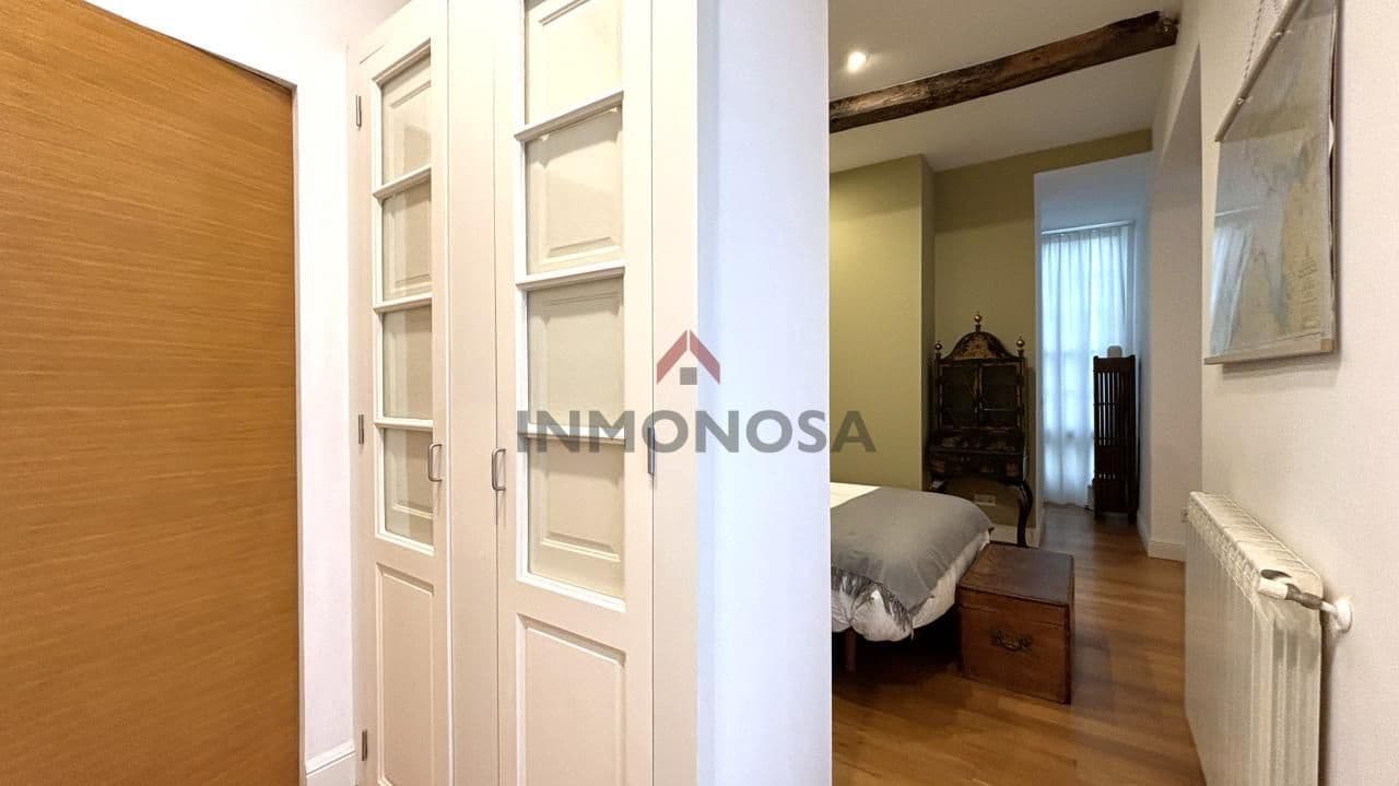 2 Zimmer Wohnung zu vermieten in Ferrol - 800 € (Ref: 9592000)