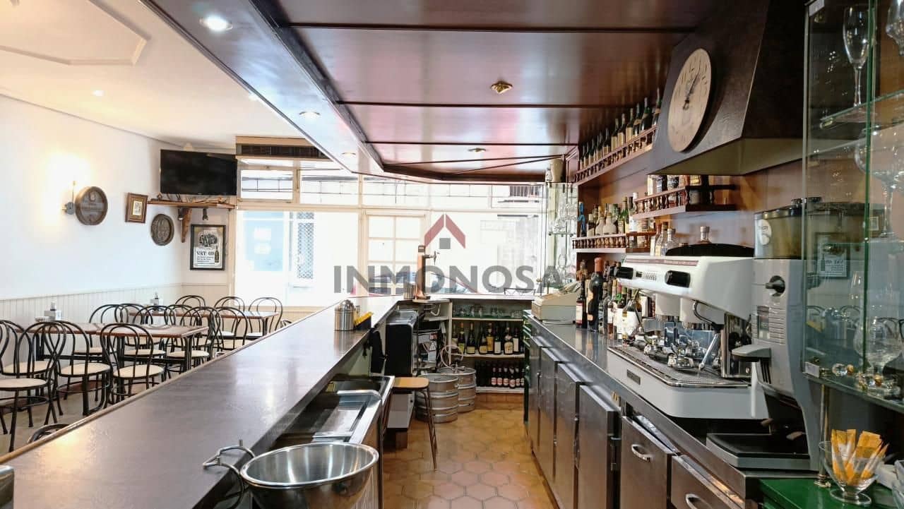 Commercial for sale in Ferrol - € 85,000 (Ref: 9592001)