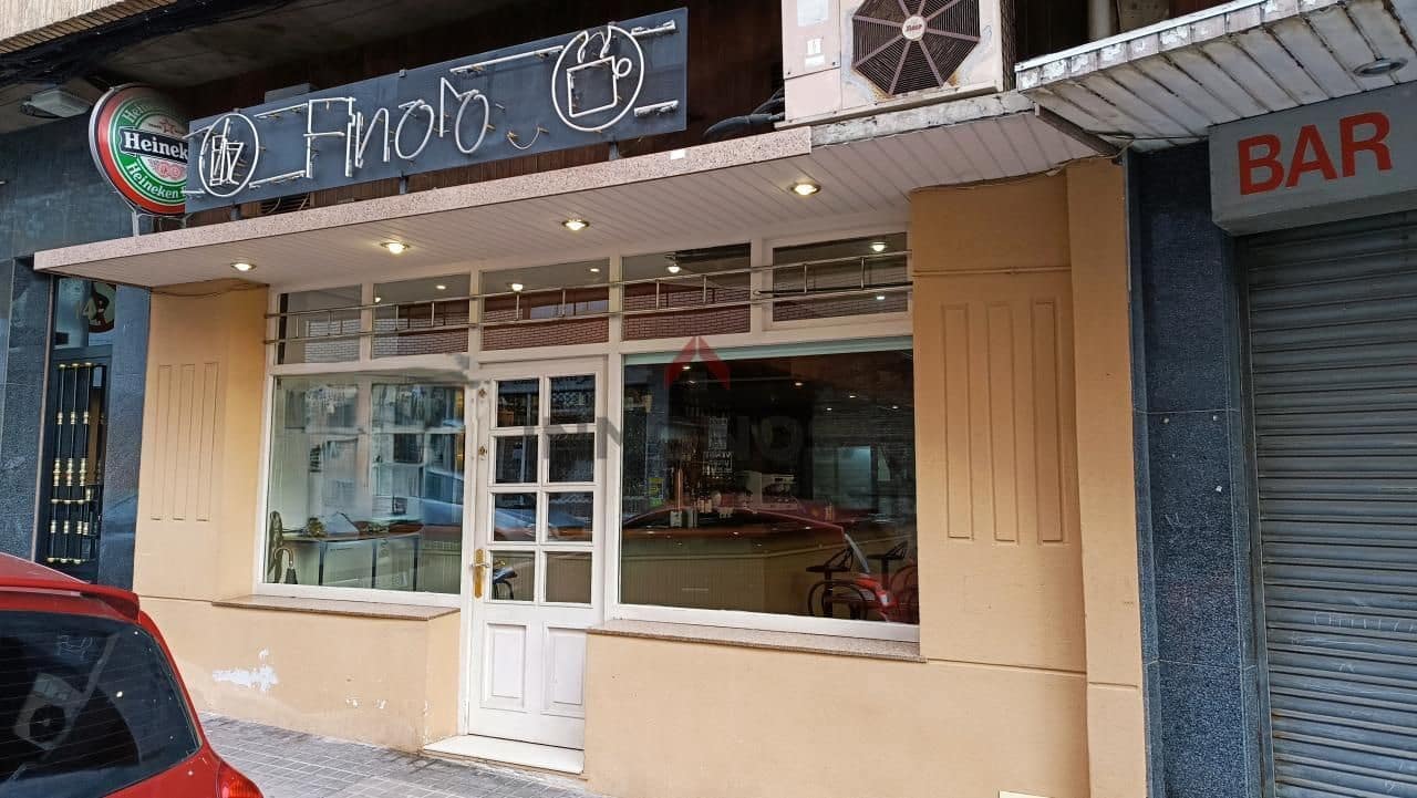 Commercial for sale in Ferrol - € 85,000 (Ref: 9592001)