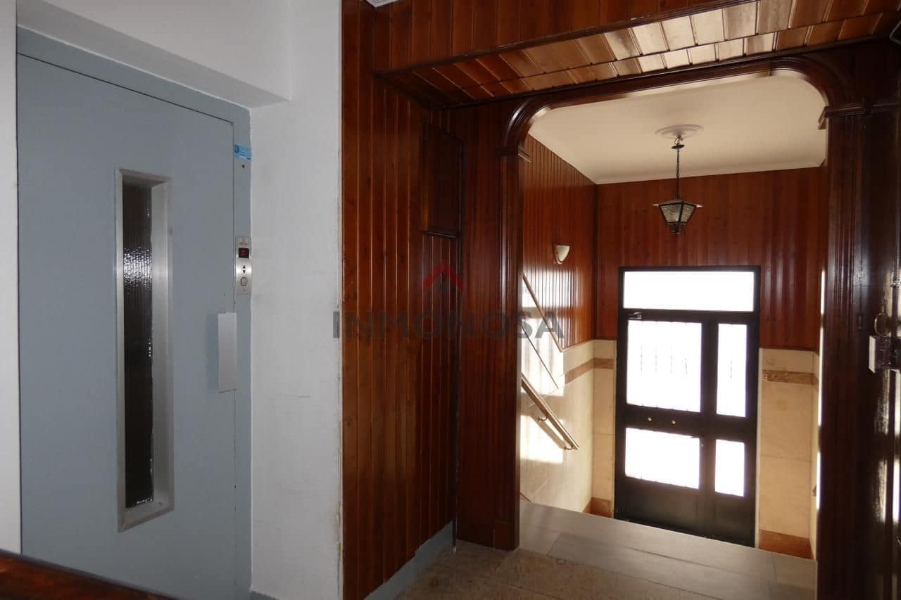 2 Zimmer Wohnung zu vermieten in Ferrol - 650 € (Ref: 9592002)