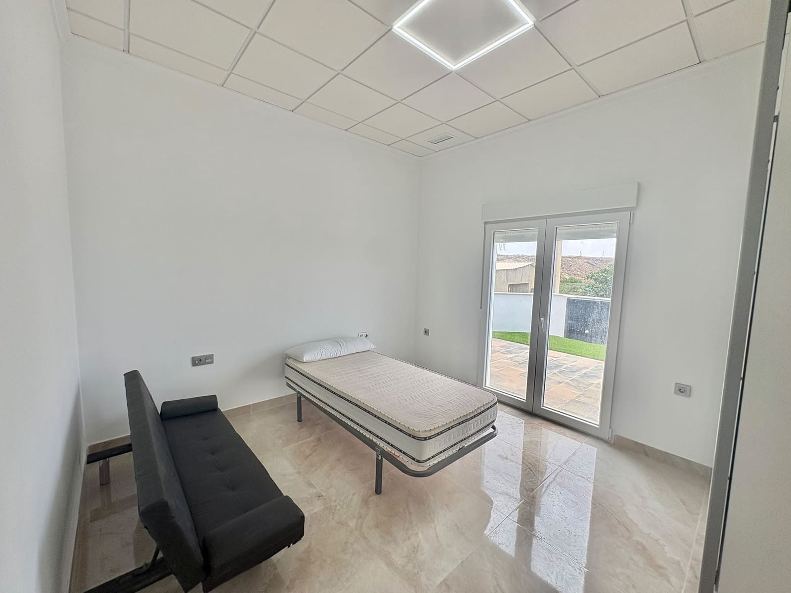 3 soverom Villa til leie i Partaloa med svømmebasseng garasje - € 1 200 (Ref: 10009338)