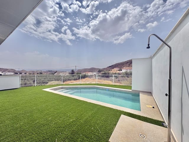 3 quarto Moradia para arrendar em Partaloa com piscina garagem - 1 200 € (Ref: 10009338)