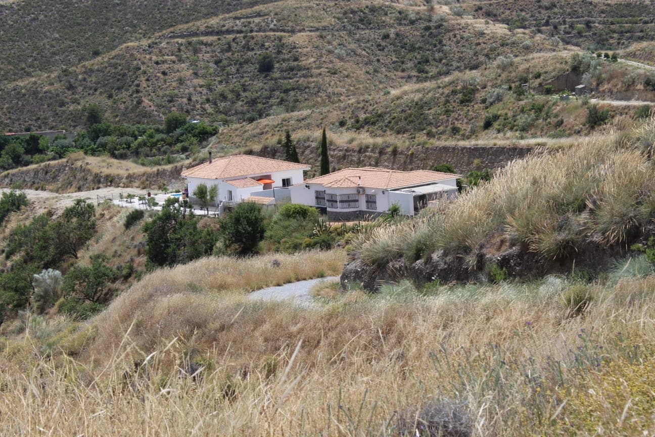 2 soverom Villa til leie i Lijar med svømmebasseng - € 1 100 (Ref: 10009360)