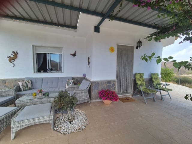 2 soverom Villa til leie i Líjar med svømmebasseng - € 1 100 (Ref: 10009360)