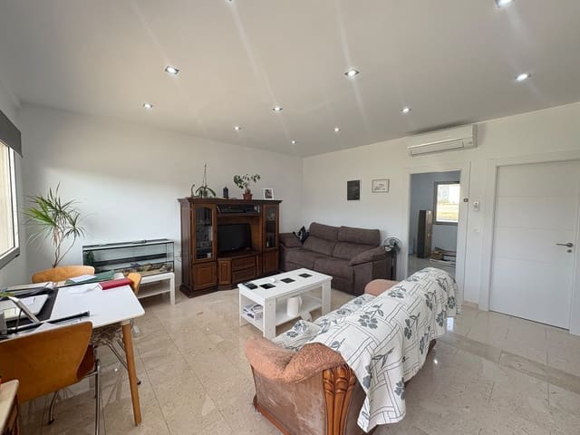 2 bedroom Apartment for rent in Almanzora, Cantoria with garage - € 550 (Ref: 10014174)
