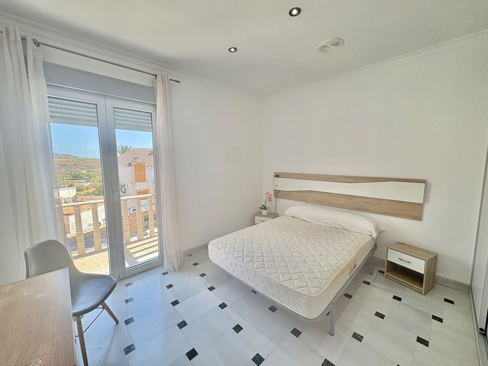 5 bedroom Apartment for rent in Olula del Rio - € 700 (Ref: 10060210)