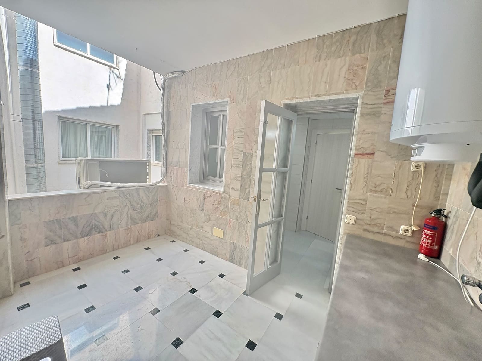 5 bedroom Apartment for rent in Olula del Rio - € 700 (Ref: 10060210)