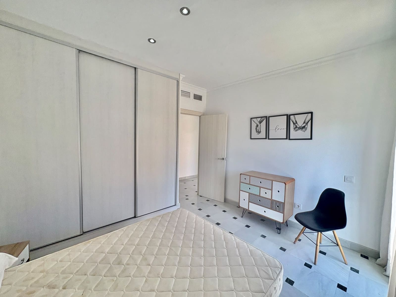 5 bedroom Apartment for rent in Olula del Rio - € 700 (Ref: 10060210)