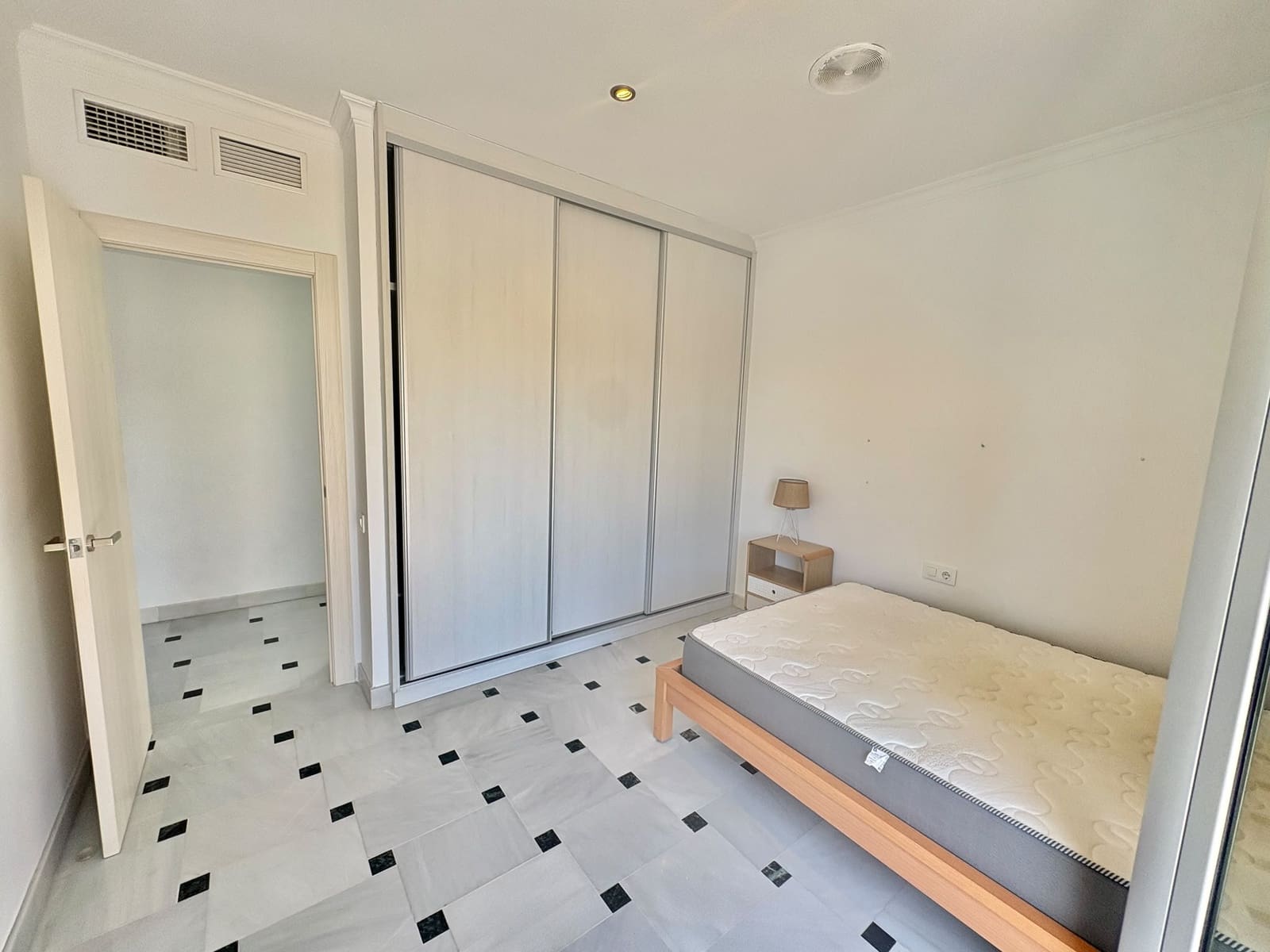 5 bedroom Apartment for rent in Olula del Rio - € 700 (Ref: 10060210)