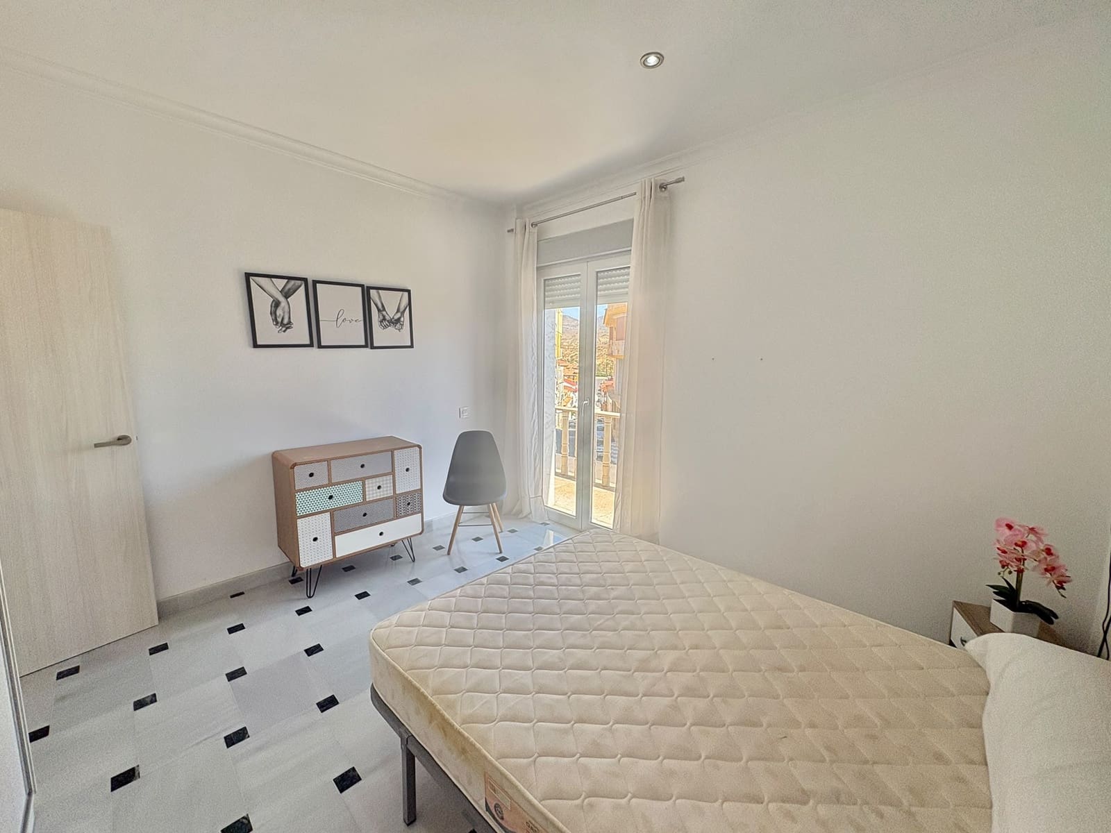 5 bedroom Apartment for rent in Olula del Rio - € 700 (Ref: 10060210)