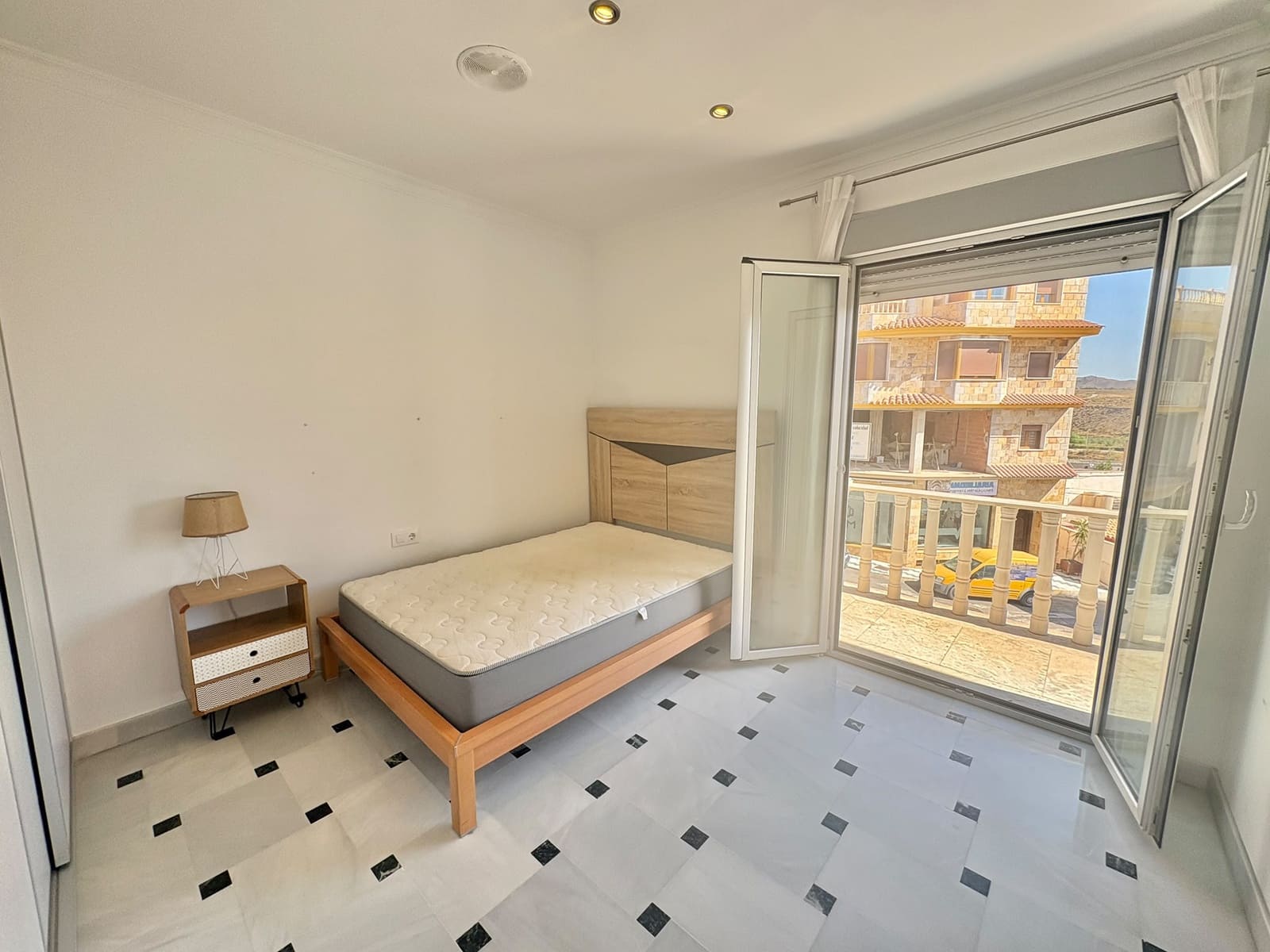 5 bedroom Apartment for rent in Olula del Rio - € 700 (Ref: 10060210)
