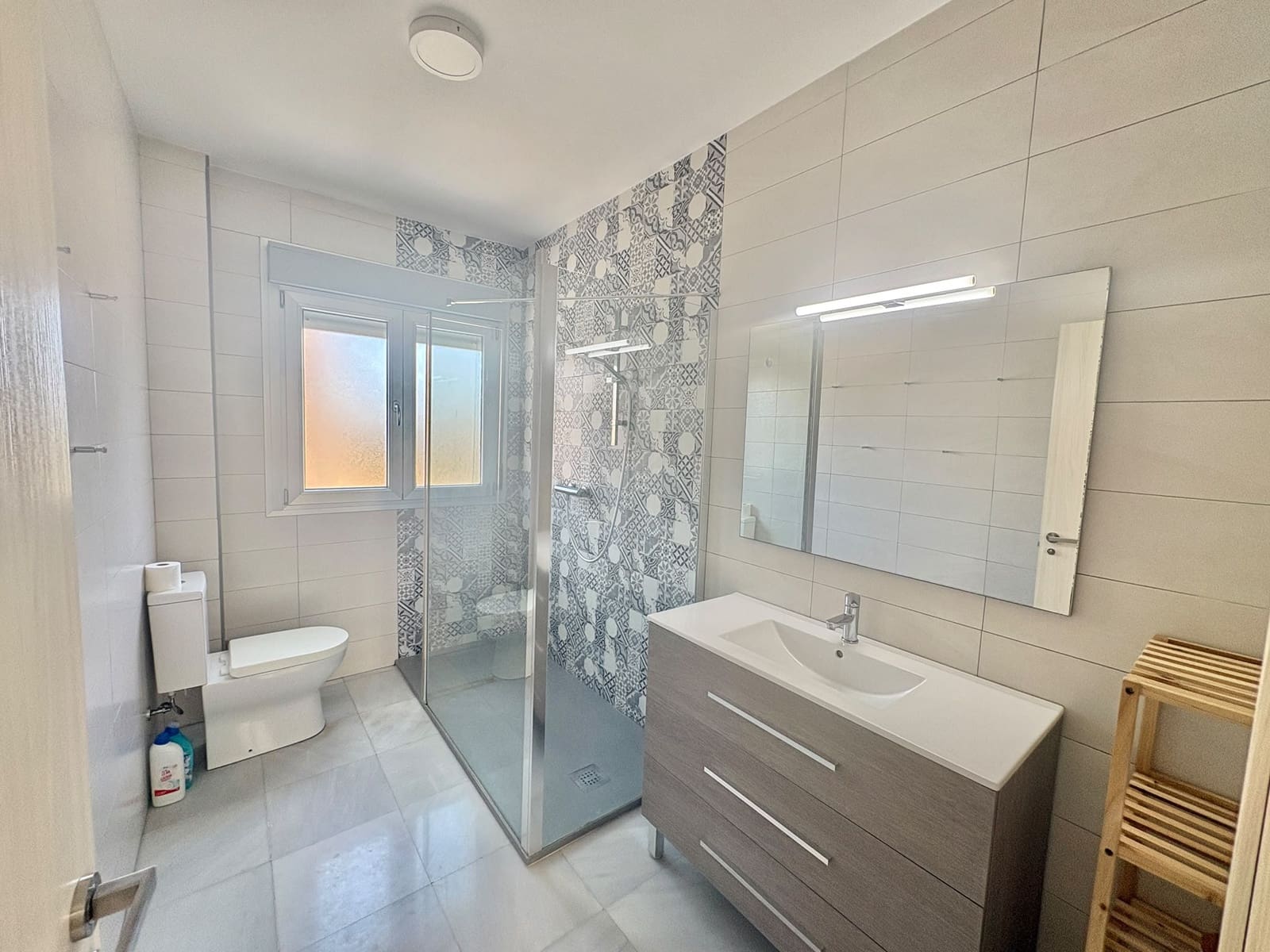 5 bedroom Apartment for rent in Olula del Rio - € 700 (Ref: 10060210)