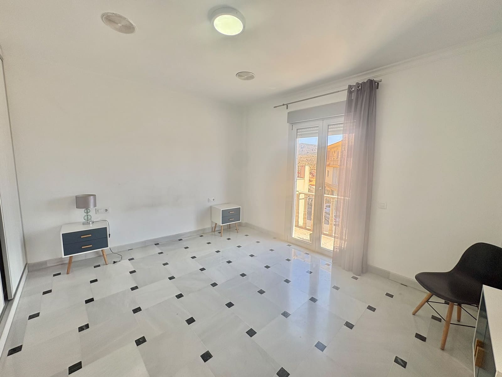 5 bedroom Apartment for rent in Olula del Rio - € 700 (Ref: 10060210)