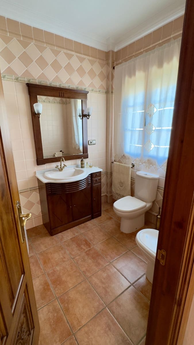 Casa de 5 habitaciones en La Calahorra en venta con garaje - 300.000 € (Ref: 10060347)