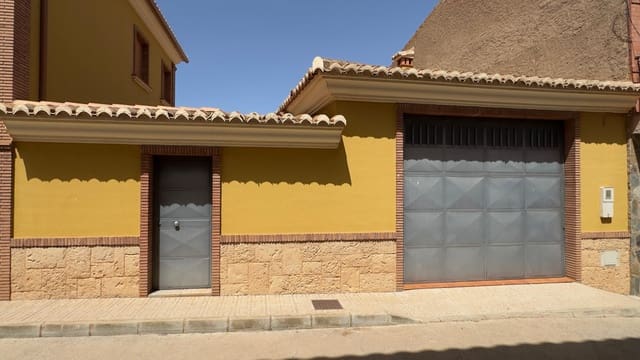 Casa de 5 habitaciones en La Calahorra en venta con garaje - 300.000 € (Ref: 10060347)