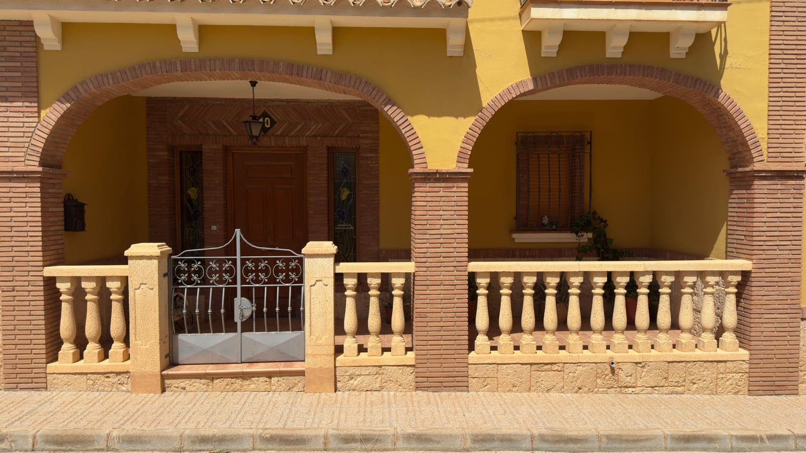 Casa de 5 habitaciones en La Calahorra en venta con garaje - 300.000 € (Ref: 10060347)