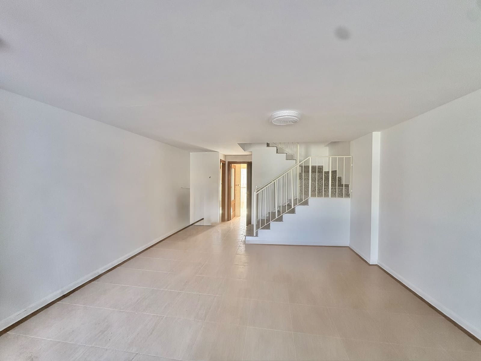 3 bedroom Townhouse for rent in Almanzora - € 850 (Ref: 10147427)