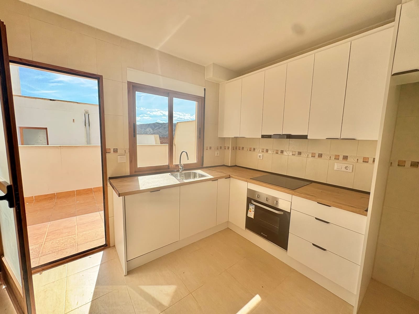 3 bedroom Townhouse for rent in Almanzora - € 850 (Ref: 10147427)