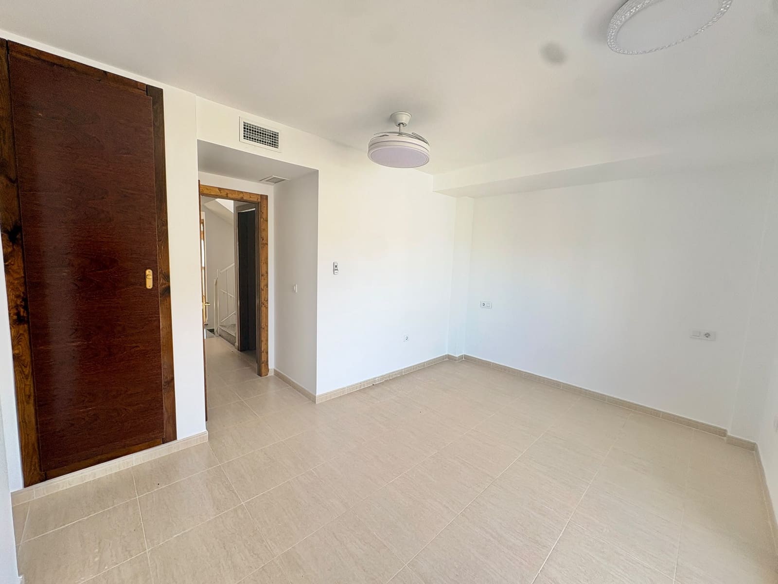 3 bedroom Townhouse for rent in Almanzora - € 850 (Ref: 10147427)