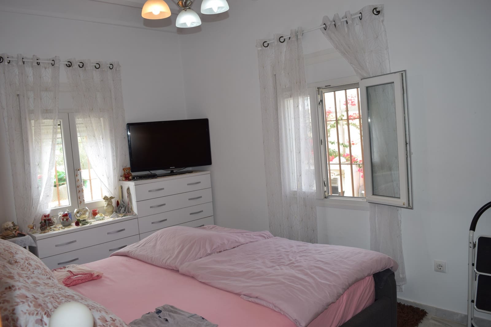 3 camera da letto Villa da affittare in Almeria citta con piscina garage - 1.400 € (Rif: 3804237)