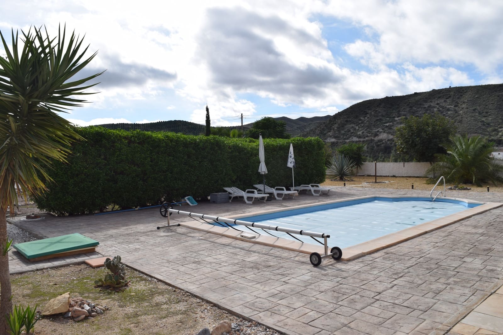 3 camera da letto Villa da affittare in Almeria citta con piscina garage - 1.400 € (Rif: 3804237)