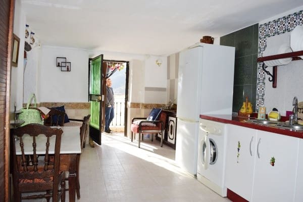 2 soverom Hus til leie i Lijar - € 400 (Ref: 6528107)