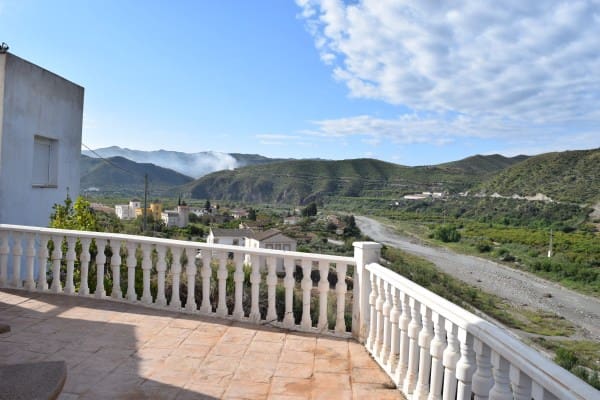 4 Zimmer Villa zu vermieten in Almería Stadt mit Garage - 1.050 € (Ref: 6807409)