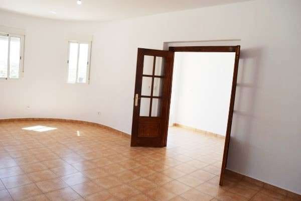 3 quarto Moradia para arrendar em Cantoria com garagem - 950 € (Ref: 7760396)