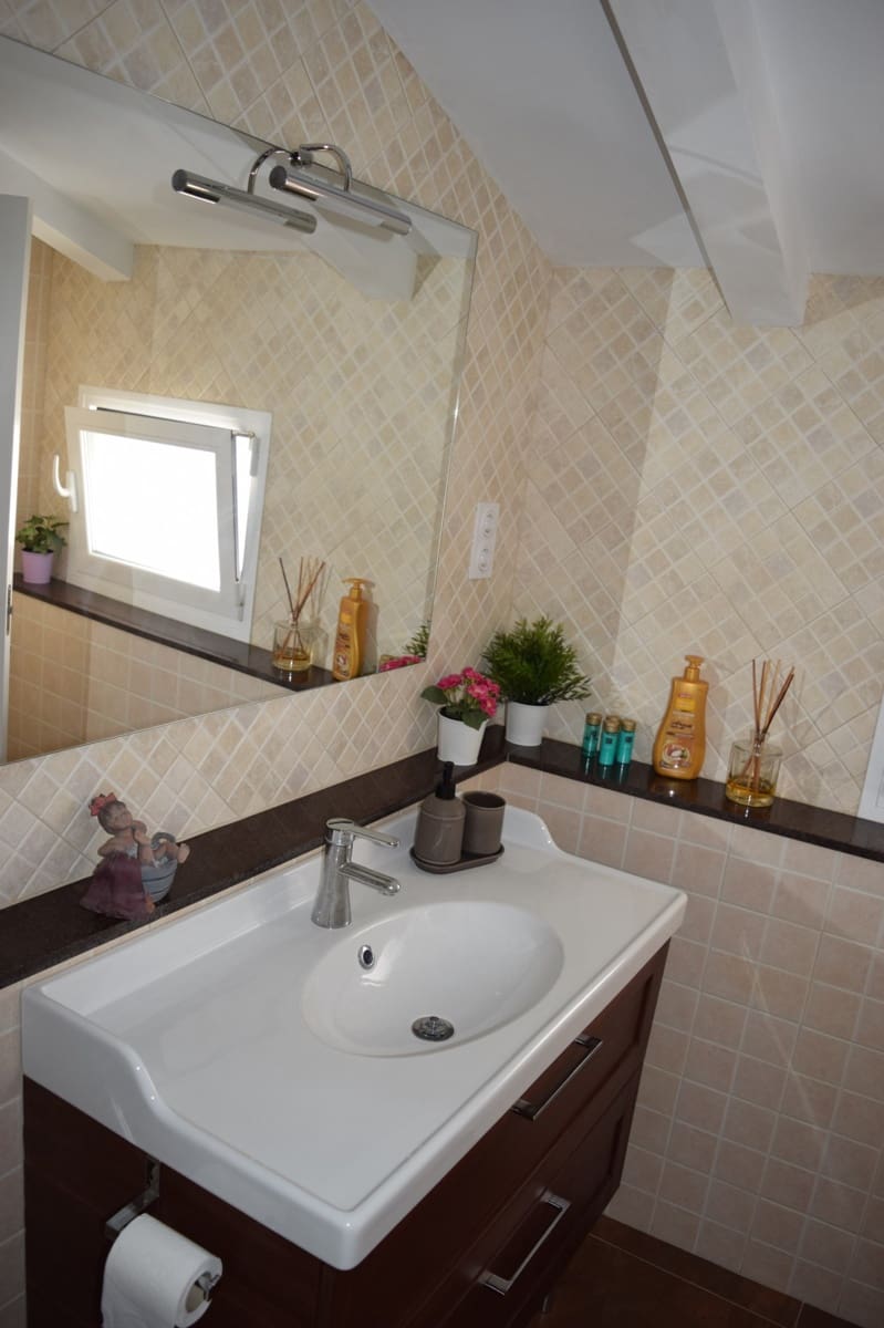 3 makuuhuone Paritalo myytävänä paikassa Lijar mukana uima-altaan 
autotalli - 198 000 € (Ref: 7809910)