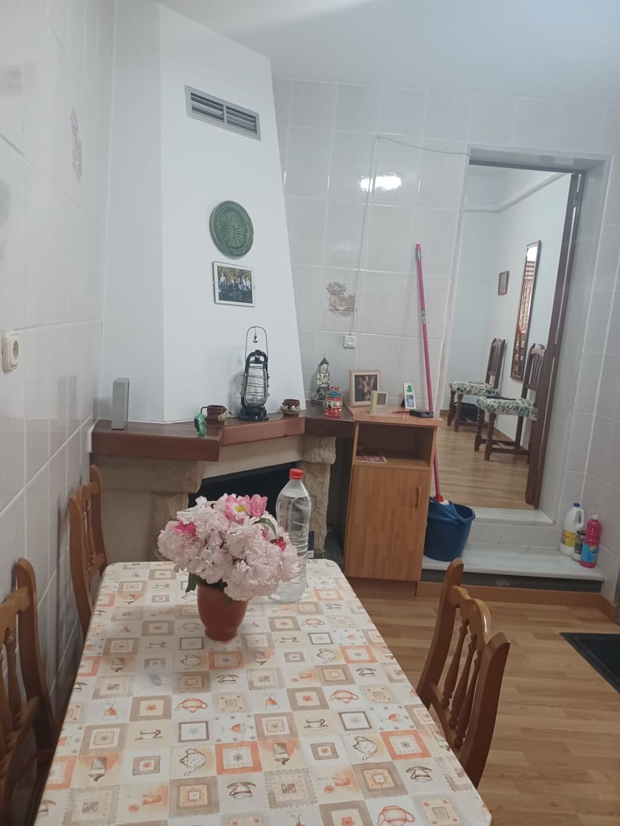 4 soveværelse Byhus til salg i Lijar - € 80.000 (Ref: 7886455)