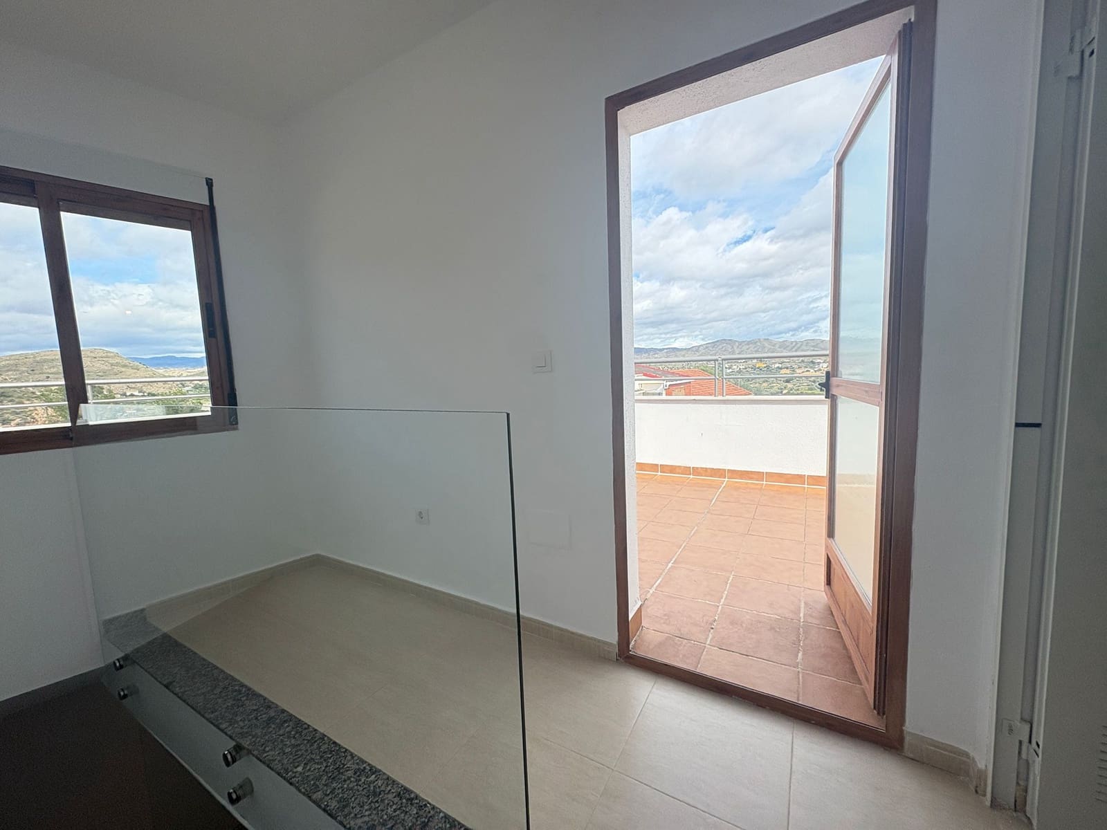 3 soveværelse Semi-Rækkehus til leje i Almanzora - € 750 (Ref: 8132515)