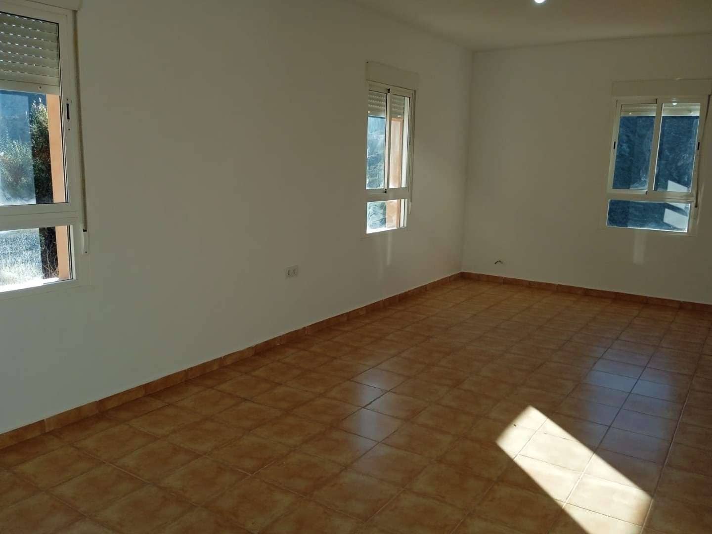 3 sovrum Finca/Hus på landet att hyra i Almeria stad med garage - 850 € (Ref: 8245989)