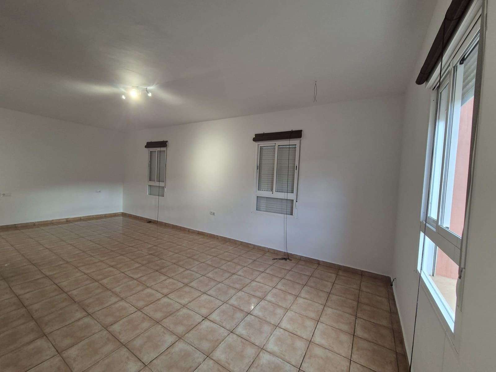 3 sovrum Finca/Hus på landet att hyra i Almeria stad med garage - 850 € (Ref: 8245989)