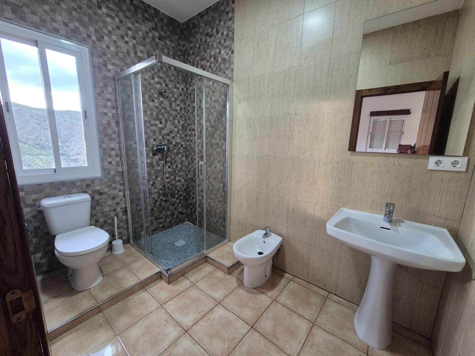 3 sovrum Finca/Hus på landet att hyra i Almeria stad med garage - 850 € (Ref: 8245989)