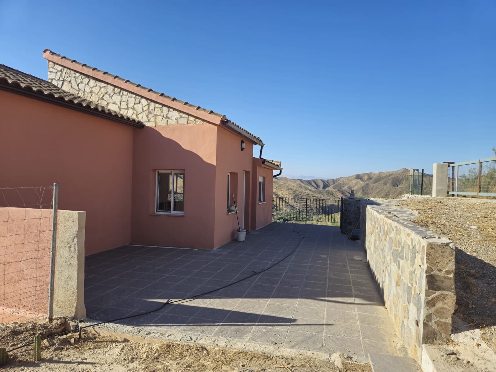 3 sovrum Finca/Hus på landet att hyra i Almeria stad med garage - 850 € (Ref: 8245989)
