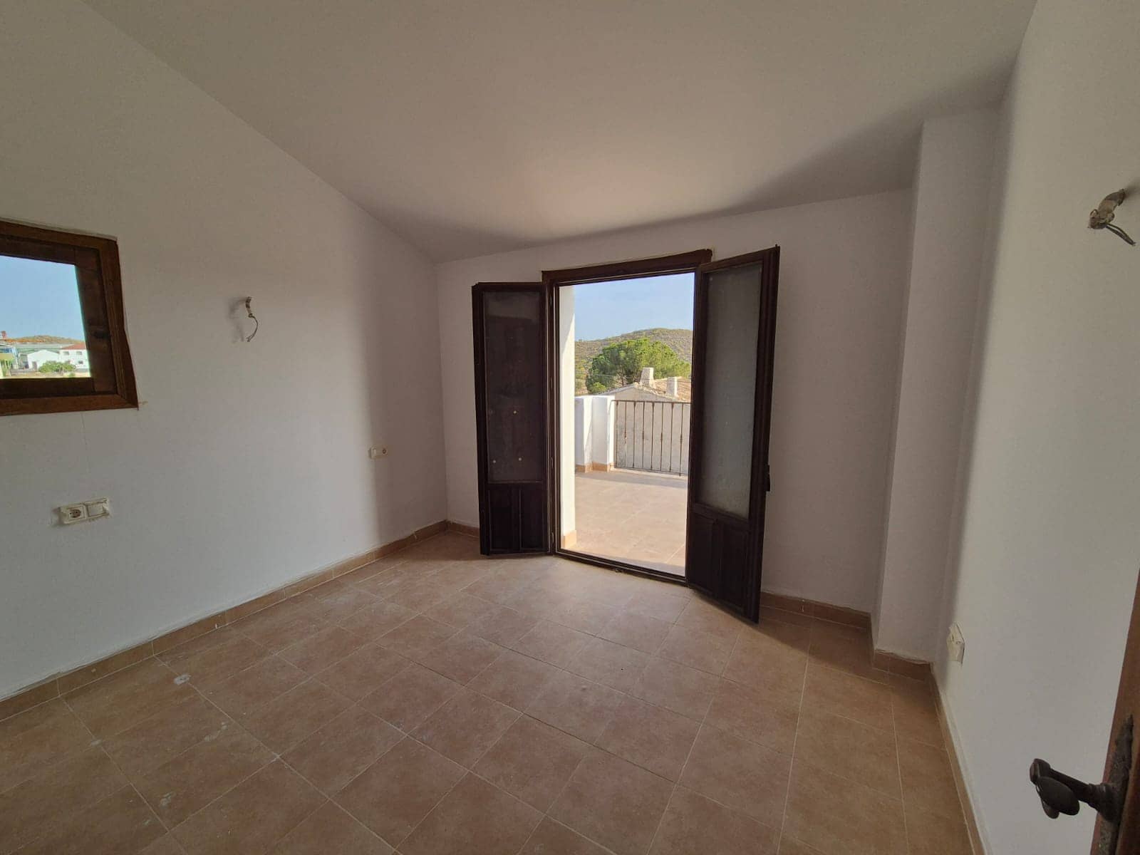 3 bedroom Villa for rent in Almeria city - € 950 (Ref: 8323363)