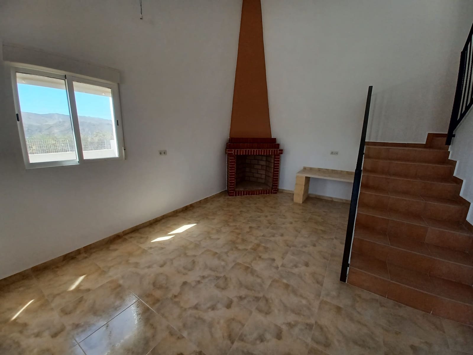 Chalet de 3 habitaciones en Almanzora en alquiler con garaje - 950 € (Ref: 8397171)
