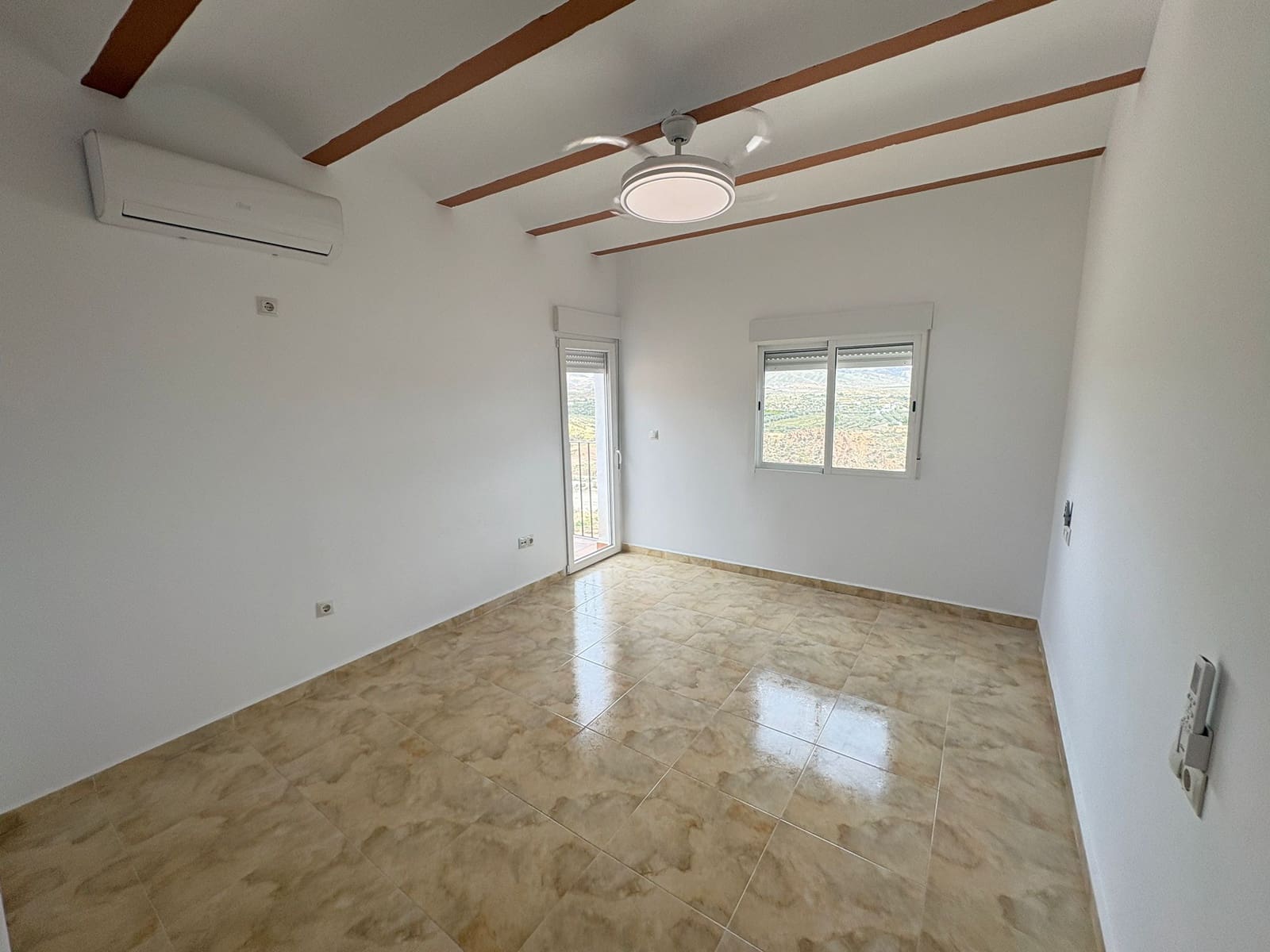 Chalet de 3 habitaciones en Almanzora en alquiler con garaje - 950 € (Ref: 8397171)