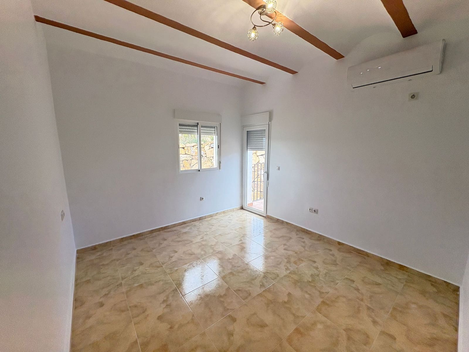 Chalet de 3 habitaciones en Almanzora en alquiler con garaje - 950 € (Ref: 8397171)