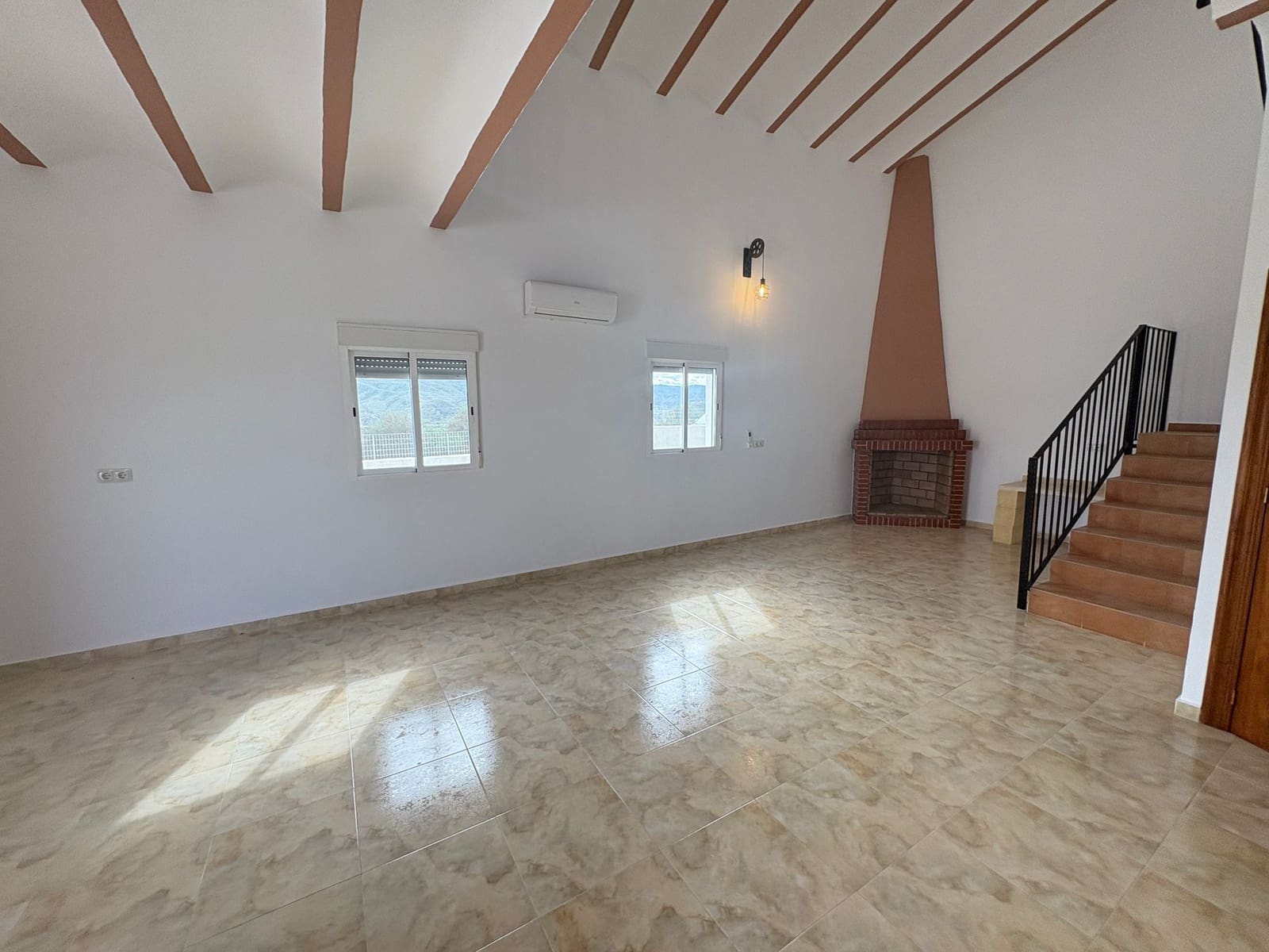 Chalet de 3 habitaciones en Almanzora en alquiler con garaje - 950 € (Ref: 8397171)