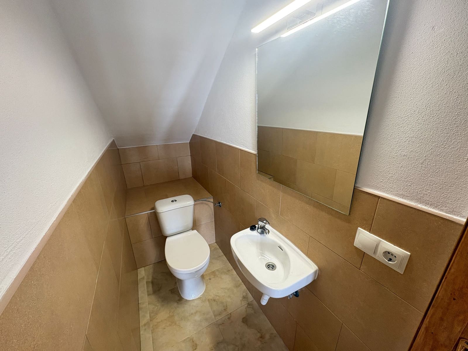 Chalet de 3 habitaciones en Almanzora en alquiler con garaje - 950 € (Ref: 8397171)