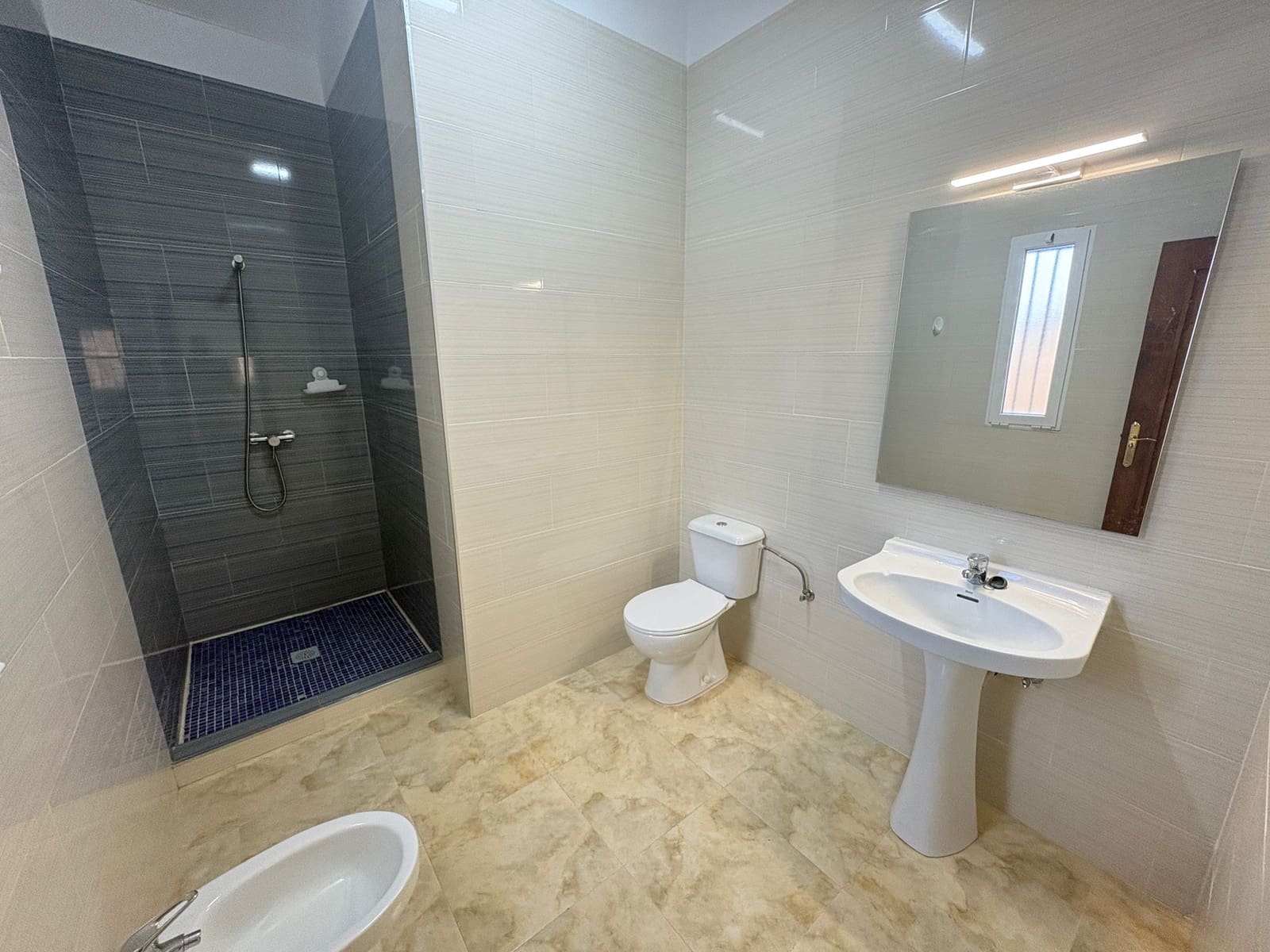 Chalet de 3 habitaciones en Almanzora en alquiler con garaje - 950 € (Ref: 8397171)