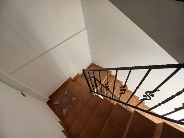 2 bedroom Apartment for rent in Almería city - € 500 (Ref: 8532847)