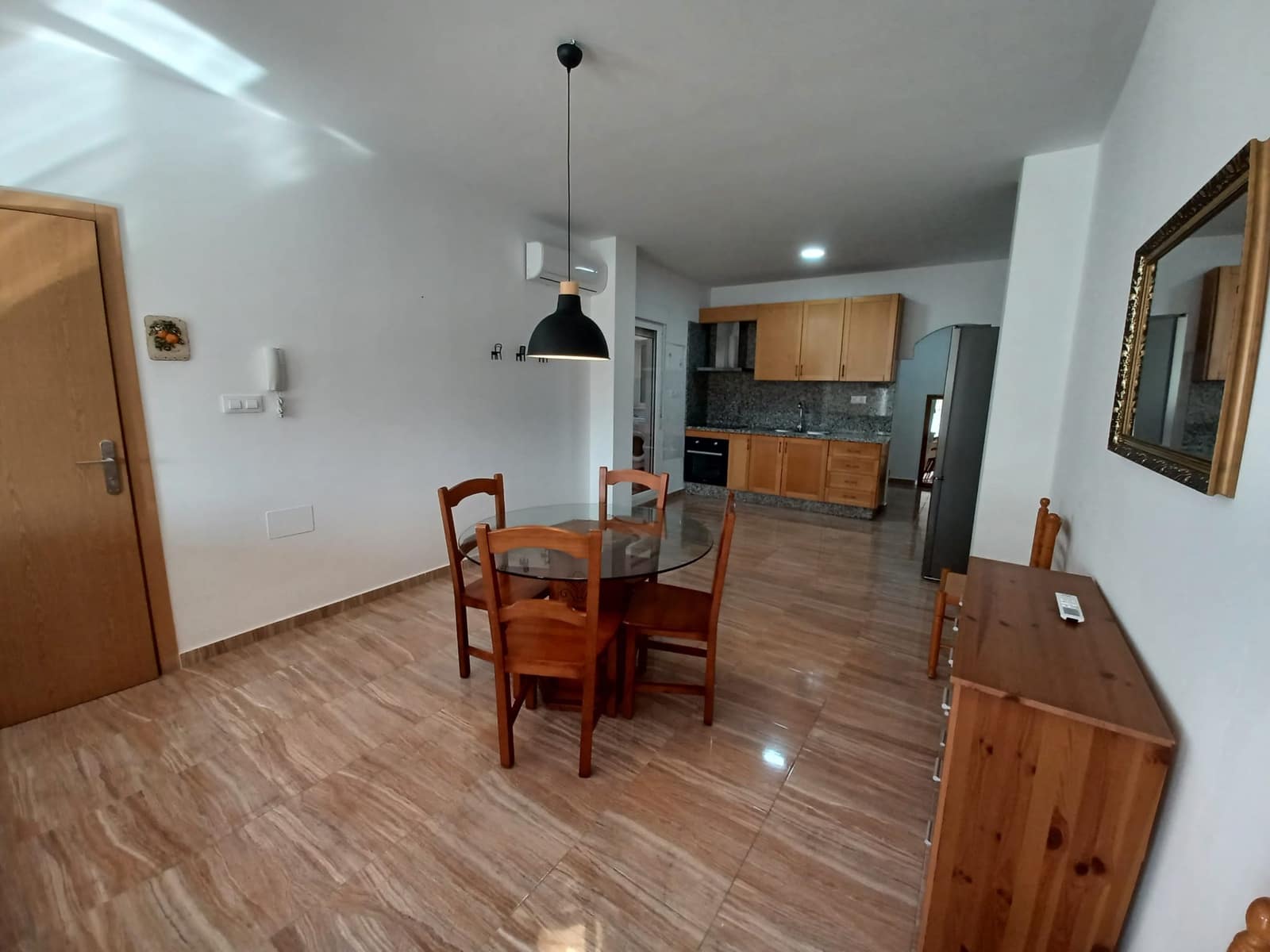 2 soveværelse Lejlighed til leje i Almeria by - € 500 (Ref: 8532847)