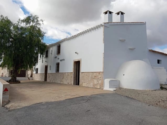 3 bedroom Finca/Country House for rent in Vélez-Rubio with garage - € 800 (Ref: 8634992)
