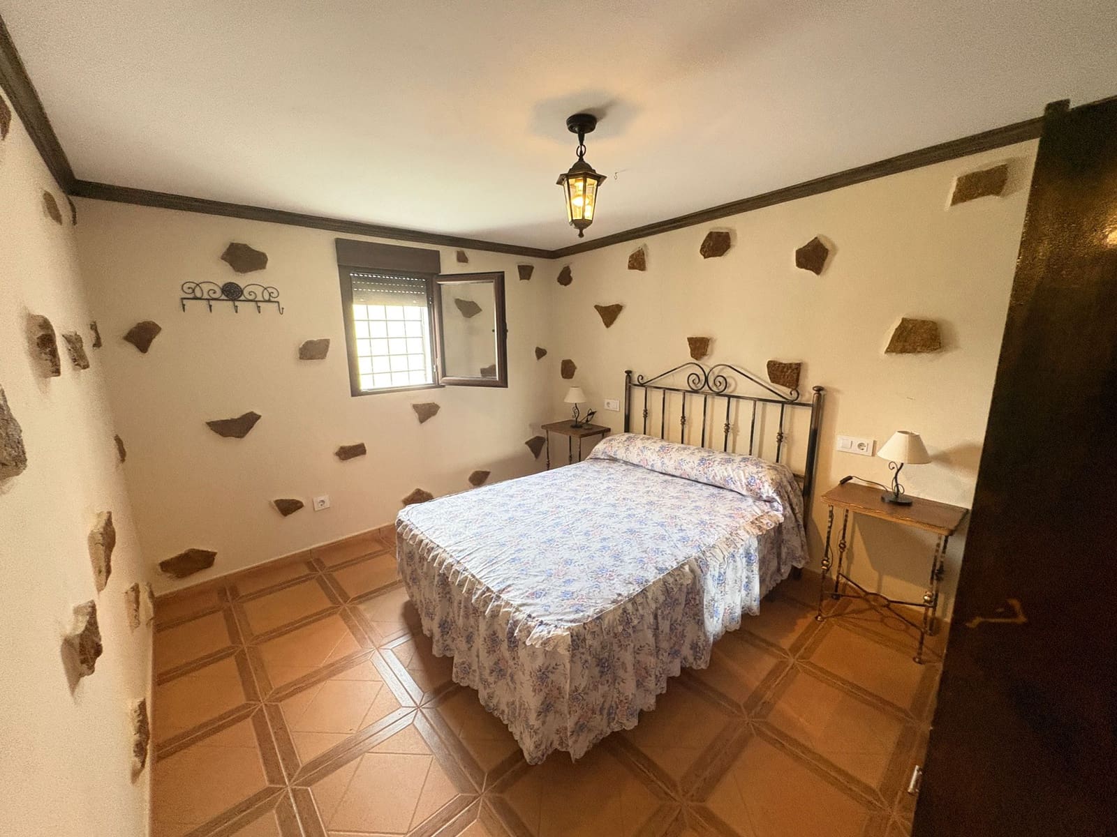 3 makuuhuone Maalaistalo vuokrattavana paikassa Velez-Rubio mukana 
autotalli - 800 € (Ref: 8634992)