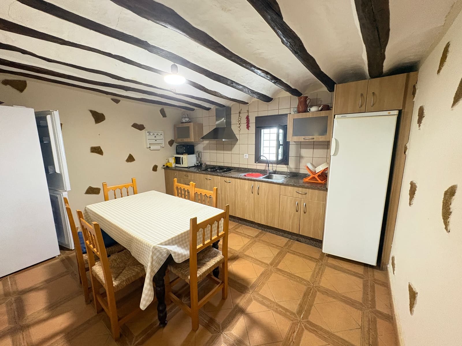 3 makuuhuone Maalaistalo vuokrattavana paikassa Velez-Rubio mukana 
autotalli - 800 € (Ref: 8634992)