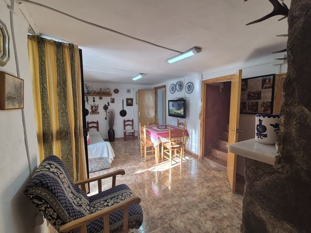 4 bedroom Finca/Country House for rent in Chercos - € 750 (Ref: 8647086)