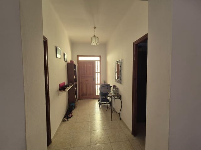 Casa de 5 habitaciones en Fines en venta - 109.000 € (Ref: 8648429)